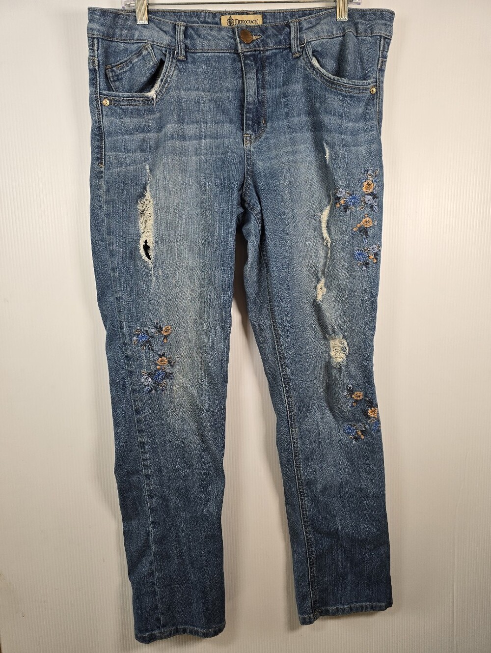 Democracy Womens Girlfriend Distressed Embroidered Blue Jeans Size 14 Boho